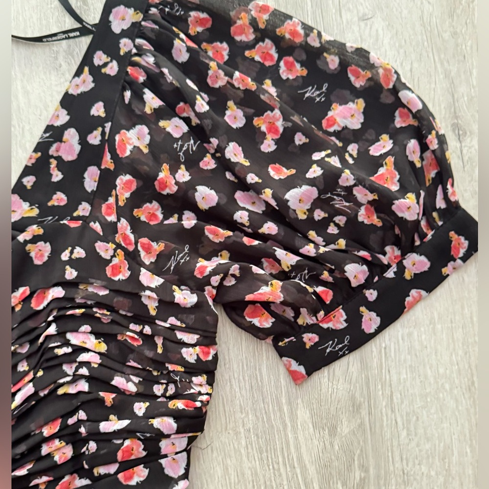 Karl Lagerfeld Paris Floral Print Black Top - Picture 9 of 12